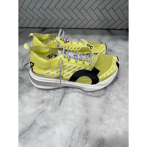 On Running Cloudboom Echo Women’s Size 7 EU 38 Yellow White Helion Foam - Picture 1 of 8